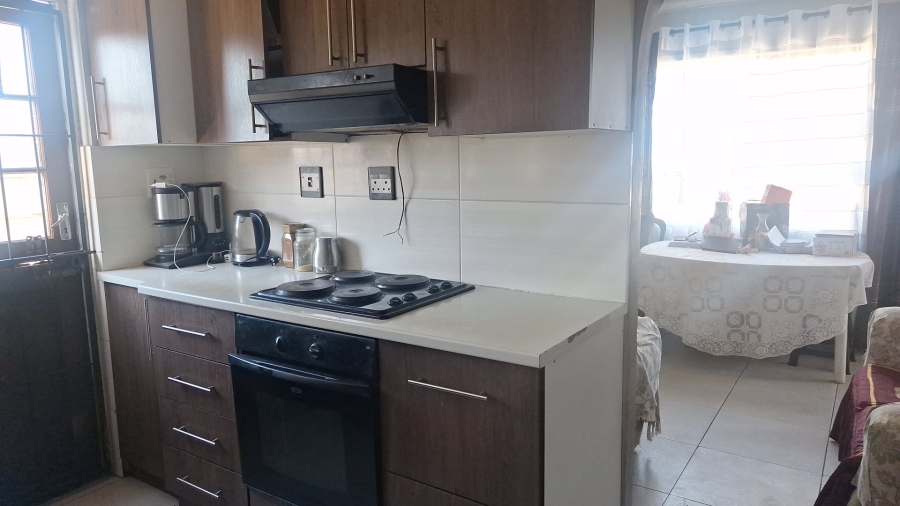 3 Bedroom Property for Sale in Lentegeur Western Cape